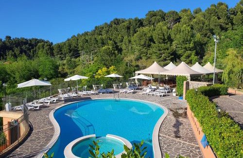 Pescara House | Paradiso Country House: Pet-Friendly Retreat with Ocean Views