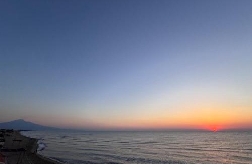 Agnone House | Oceanfront Retreat: Paradiso Fronte Mare with 9.7 Rating