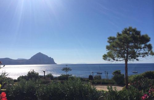 Macari House | Paradiso Isulidda: Oceanfront Bliss with Amazing Views