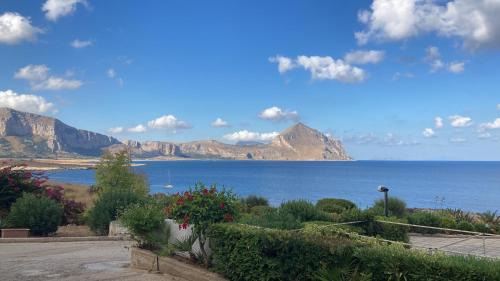 Macari House | Paradiso Isulidda: Oceanfront Bliss with Amazing Views
