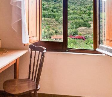 Modolo Apartment | Cozy Domeček na kopečku with Oceanfront Views