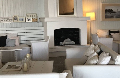 Sarakiniko Hotel | Paradisos Hotel: Family-Friendly Stay with Top Amenities