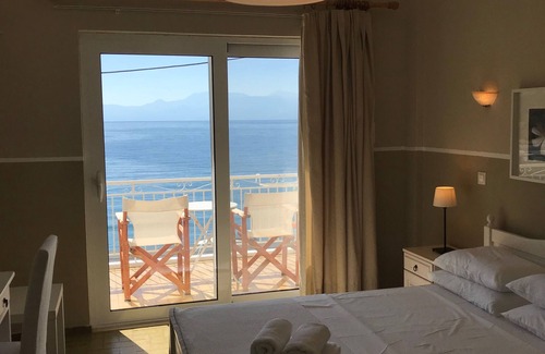 Sarakiniko Hotel | Paradisos Hotel: Family-Friendly Stay with Top Amenities
