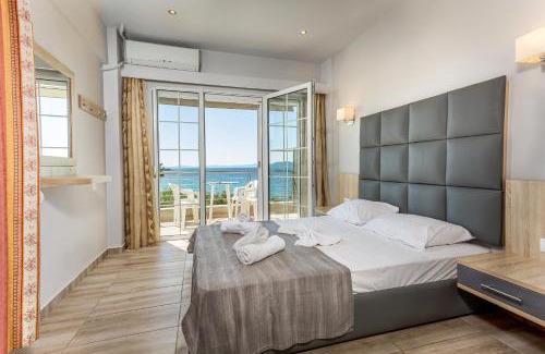 Paradhisos Apartment | Beachfront Escape at Paradisos Holiday - 8.5/10 Rated Stay