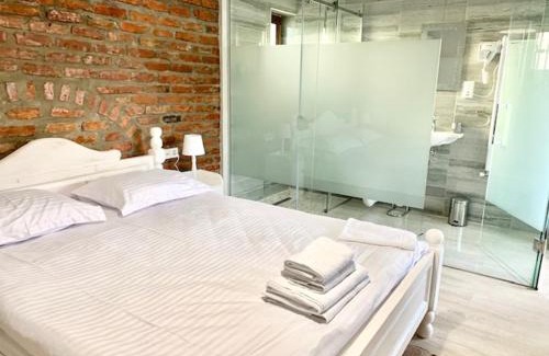 Blaj Bed & Breakfast | Discover Paradisul Transilvaniei Resort: 4-Star Retreat Awaits