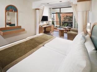 Pajara Hotel | Discover Meliá Fuerteventura: Oceanfront Retreat with Pool