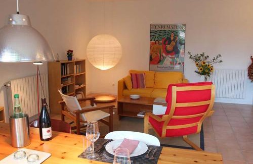 Nissan-lez-Enserune Apartment | Paradix Holiday Apartment: Oceanfront Retreat with Pool