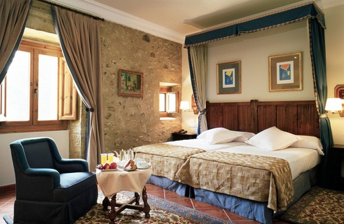 Santo Domingo de la Calzada Hotel | Discover Parador de Santo Domingo Bernardo de Fresneda