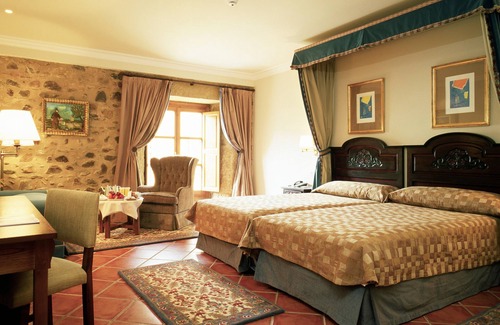 Santo Domingo de la Calzada Hotel | Discover Parador de Santo Domingo Bernardo de Fresneda