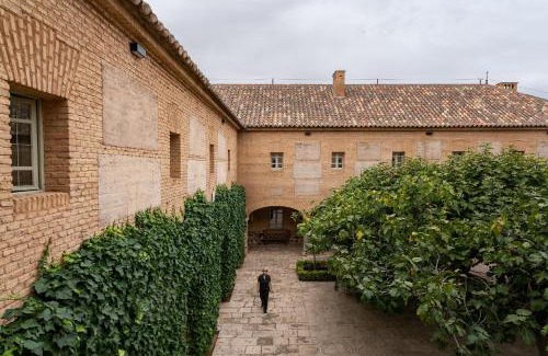 Almagro Hotel | Experience Comfort at Parador de Almagro with Pool & Views