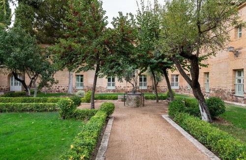 Almagro Hotel | Experience Comfort at Parador de Almagro with Pool & Views