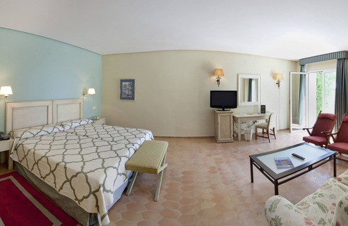 Ayamonte Hotel | Relax at Parador de Ayamonte: 4-Star Family Getaway