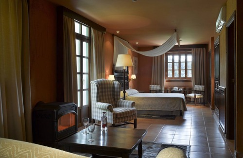 Cazorla Hotel | Inviting Parador De Cazorla: 4-Star Retreat with Spa & Pool