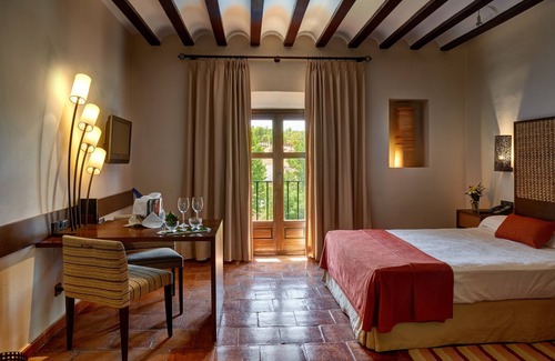 Chinchon Hotel | Discover Parador de Chinchón: 4-Star Hotel with Spa & Pool