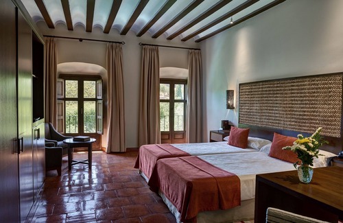 Chinchon Hotel | Discover Parador de Chinchón: 4-Star Hotel with Spa & Pool