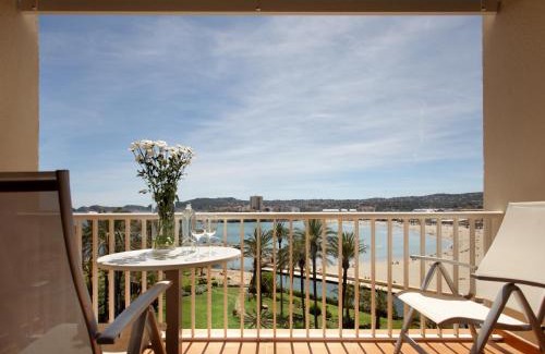 Javea Hotel | Elegant Parador de Jávea: Oceanfront Retreat with Pool