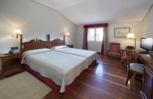 Chejilipes Hotel | Pet-Friendly Parador de Las Cañadas del Teide with Ocean Views