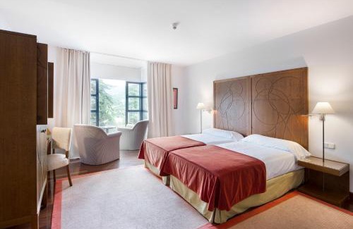 Limpias Hotel | Discover Parador de Limpias: 4-Star Family-Friendly Retreat
