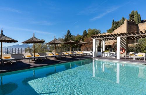 Monte de Gibralfaro Hotel | Oceanfront Escape at Parador de Málaga Gibralfaro
