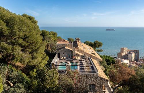 Monte de Gibralfaro Hotel | Oceanfront Escape at Parador de Málaga Gibralfaro