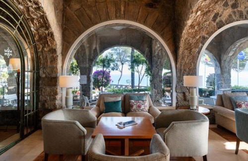 Monte de Gibralfaro Hotel | Oceanfront Escape at Parador de Málaga Gibralfaro
