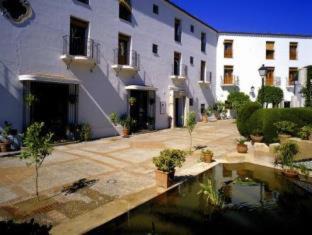 Merida Old Town Hotel | Elegant Parador de Mérida with Ocean View and Pool Access