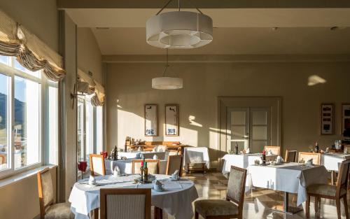 Les Masies de Roda Hotel | Delightful Parador de Vic-Sau: Pet-Friendly & Pool Access