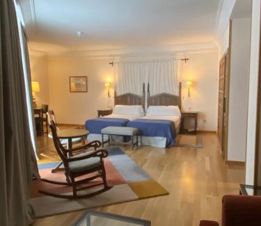 Villalba Hotel | Explore Parador de Vilalba: 4-Star Comfort & Family Friendly