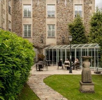 Villalba Hotel | Explore Parador de Vilalba: 4-Star Comfort & Family Friendly