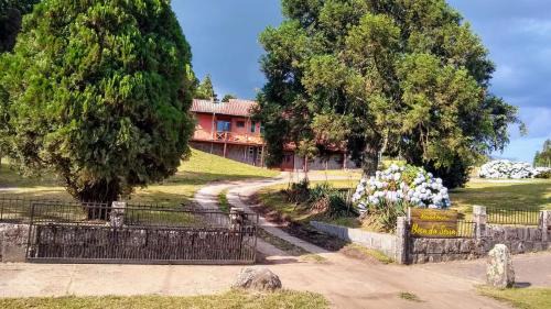 Sao Francisco de Paula House | Discover Paradouro Boca da Serra: Family-Friendly & Cozy