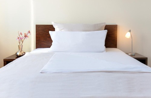 Niederrad Hotel | Accessible Comfort at Paragon Apartments