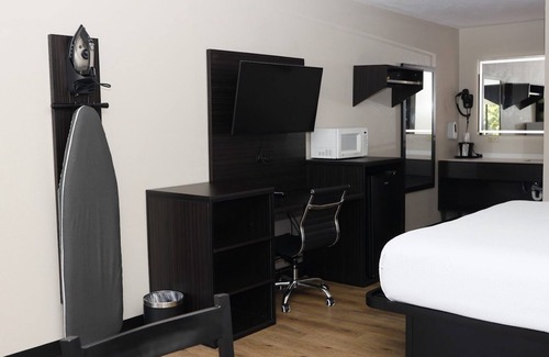 Hillsboro Hotel | Convenient Paragon Inn Hillsboro: Family-Friendly with Breakfast