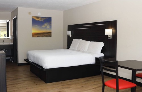Hillsboro Hotel | Convenient Paragon Inn Hillsboro: Family-Friendly with Breakfast