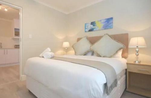 Observatory Apartment | Discover The Paragon LUXE: Rooftop Pool & Gym Awaits