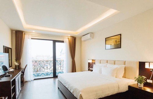Soc Son Hotel | Discover Paragon Noi Bai Hotel with Poolside Relaxation