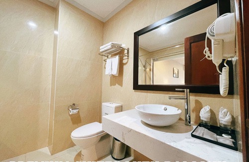 Soc Son Hotel | Discover Paragon Noi Bai Hotel with Poolside Relaxation