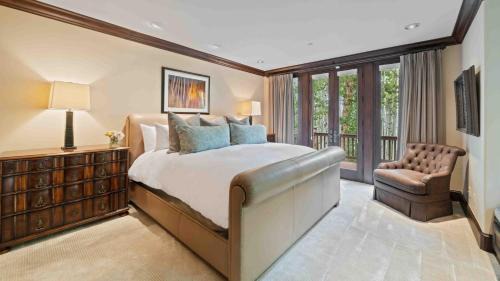 Avon House | Experience Family-Friendly Comfort at Paragon Hotel