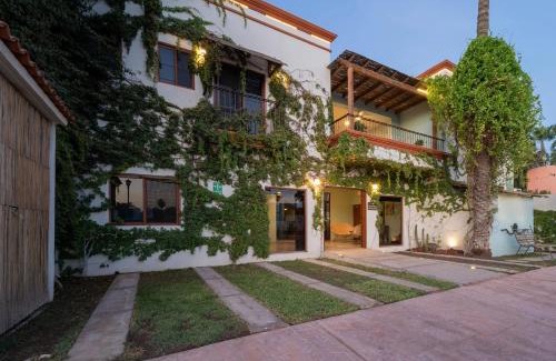 Loreto Hotel | Oceanfront Rosarito Hotel: 4-Star Haven with Pool & Breakfast