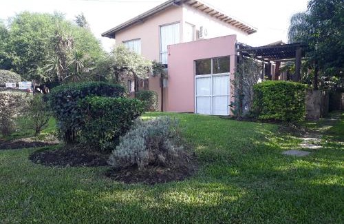 Colon Cabin | Pet-Friendly Paradise at Paraiso Colon - Rated 9.3/10!