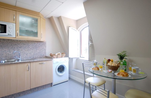 Mondariz-Balneario Apartment | Idyllic Paraiso del Agua Apartment with Pool in Mondariz