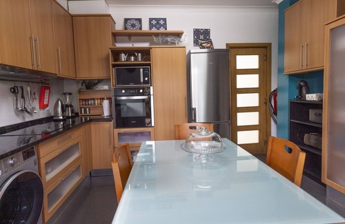 Charneca de Caparica e Sobreda Villa | Experience Paraiso: Golf, Beaches & Oceanfront Bliss