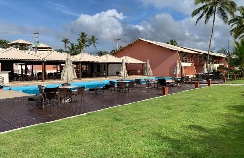 Aritagua Apartment | Relax at Paraiso Pe na Areia: Oceanfront Oasis with Hot Tub