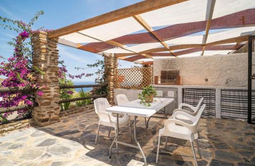 Adra Apartment | Oceanfront Retreat: Paraje la Suerte Apartamento Dalia