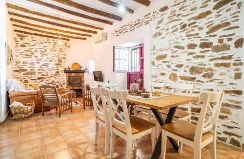 Adra House | Cozy Paraje la Suerte Cortijo with Oceanfront Views