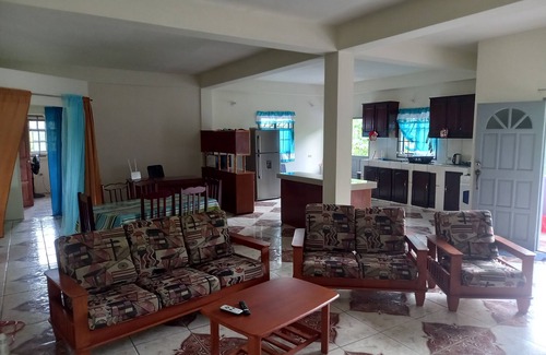 Mason Hall Apartment | Tranquil Retreat with Family-Friendly Amenities Awaits