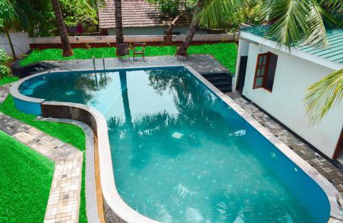 Trincomalee Hotel | Inviting Parallel Villa: Oceanfront Bliss with Pool Access