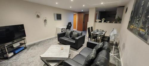 Swindon Apartment | Elevated Views at Paramount City - Family-Friendly Escape