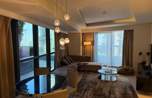 Business Bay Apartment | Paramount Towers - Direct Pool Access - 5 Star Hotel Amenities
