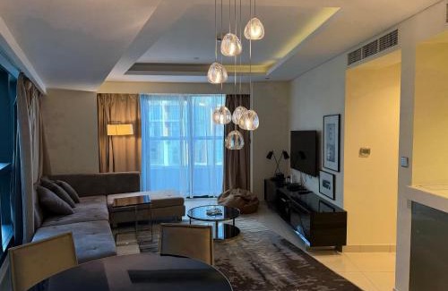 Business Bay Apartment | Paramount Towers - Direct Pool Access - 5 Star Hotel Amenities