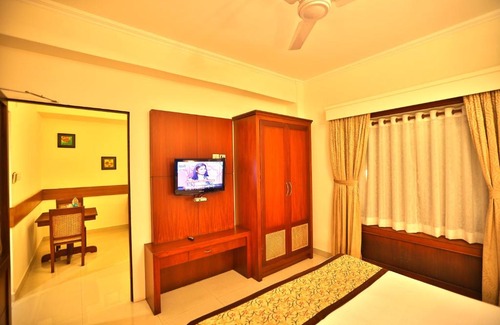 Muvattupuzha Hotel | Cozy Paray Residency: Family-Friendly with Great Amenities